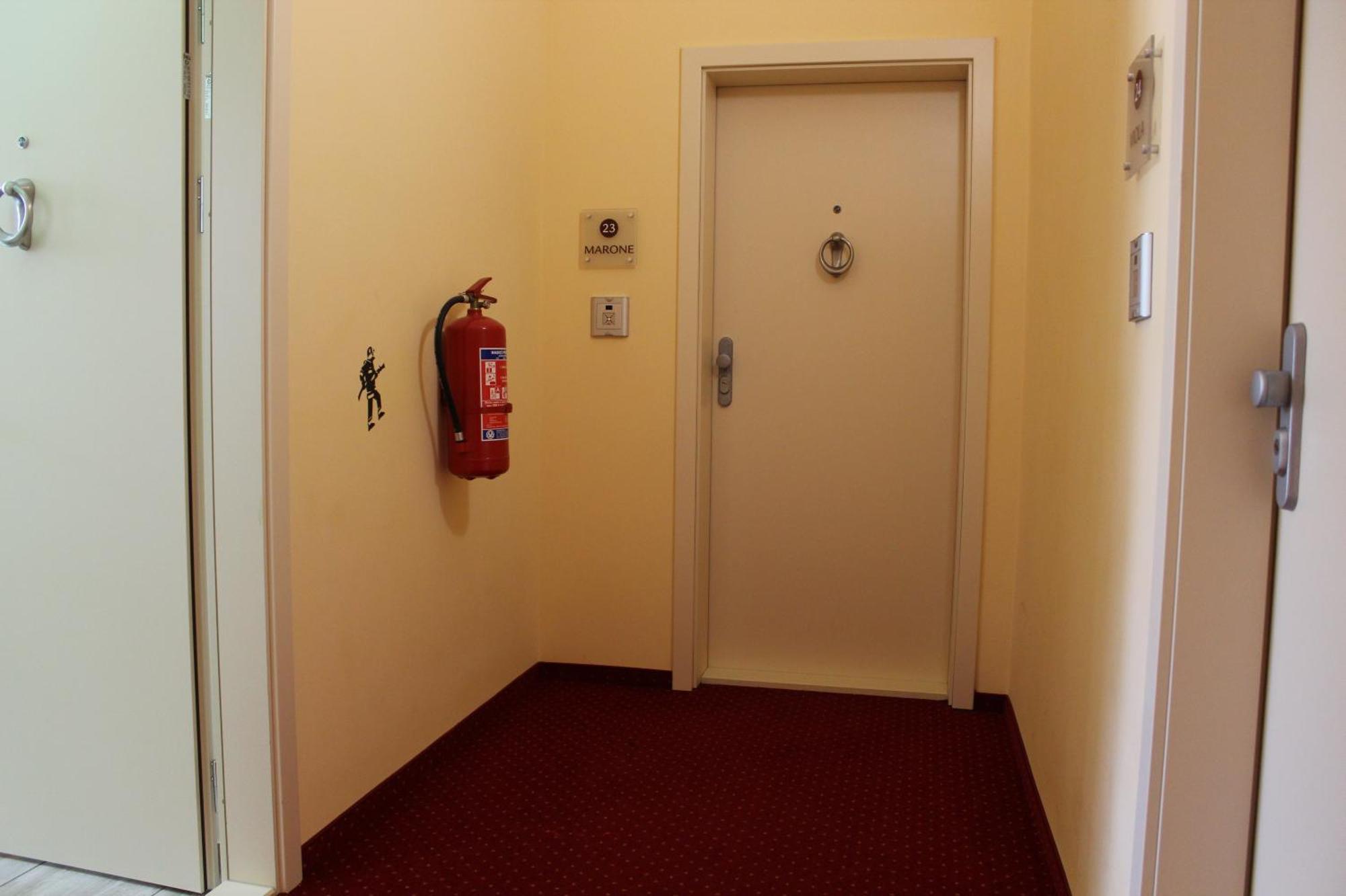 Apartments Verona קרלובי וארי מראה חיצוני תמונה