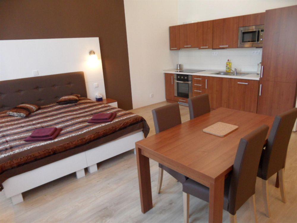 Apartments Verona קרלובי וארי מראה חיצוני תמונה