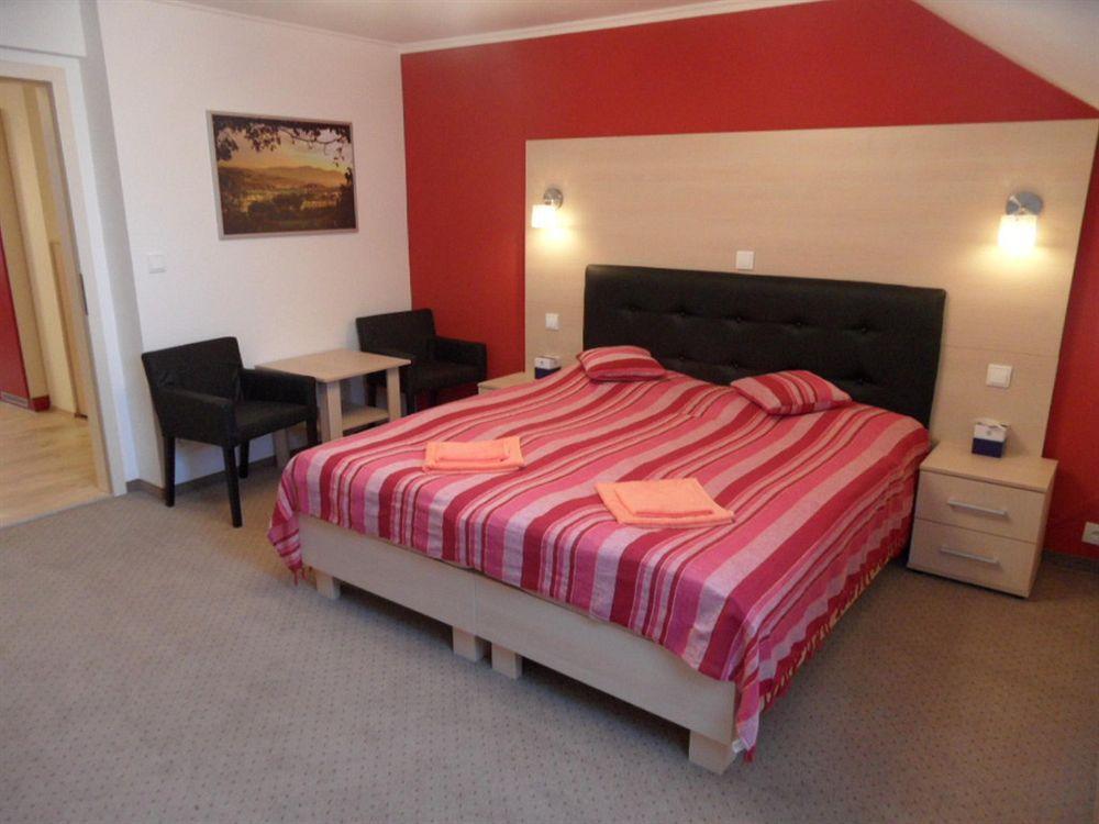 Apartments Verona קרלובי וארי מראה חיצוני תמונה